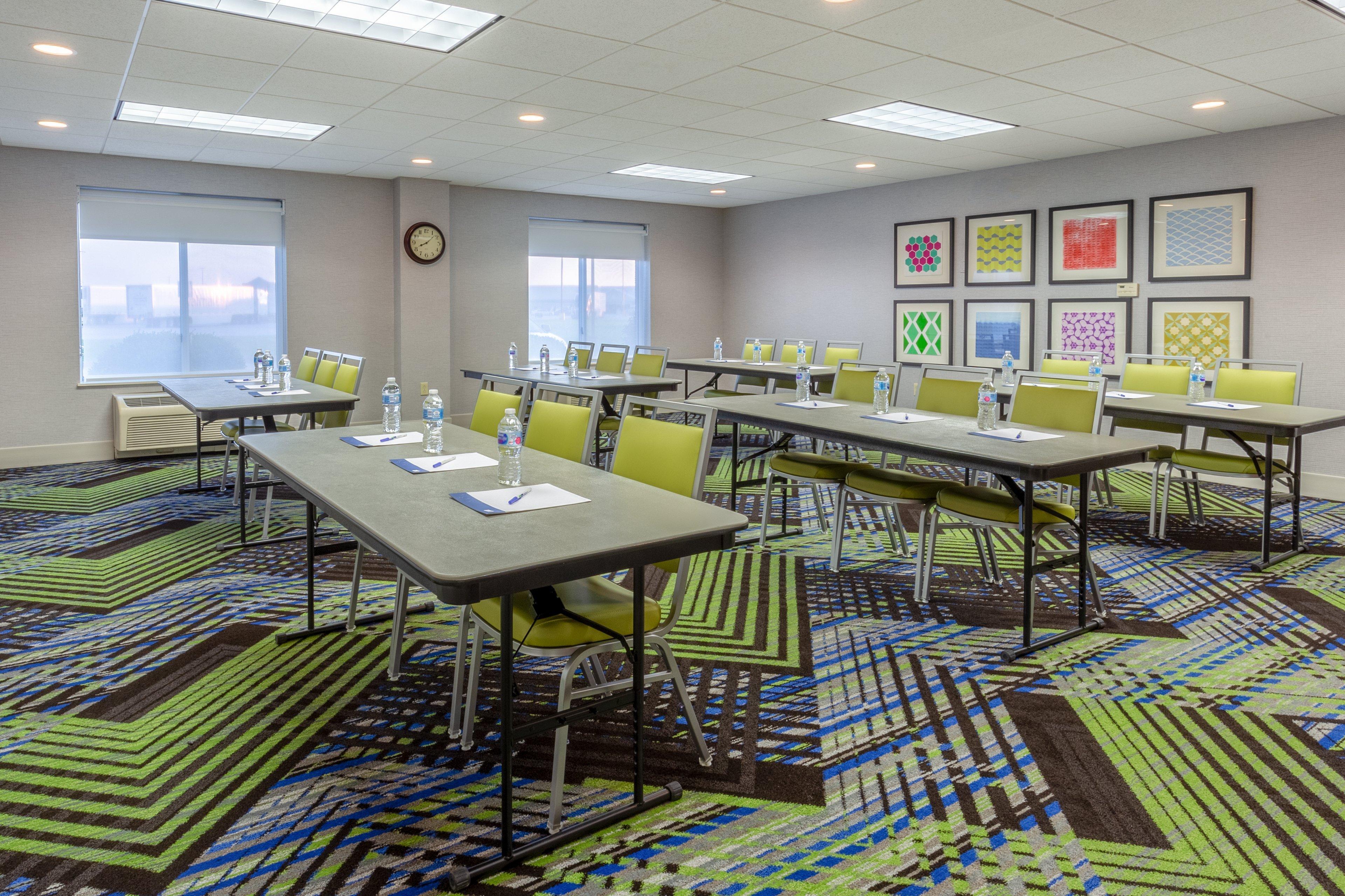 Holiday Inn Express & Suites Vandalia By Ihg Exterior photo