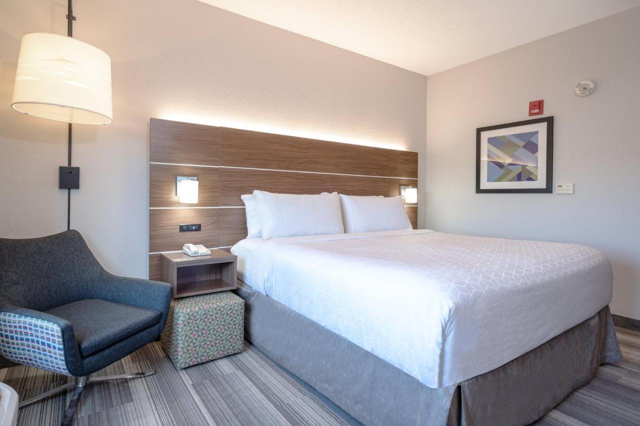 Holiday Inn Express & Suites Vandalia By Ihg Exterior photo