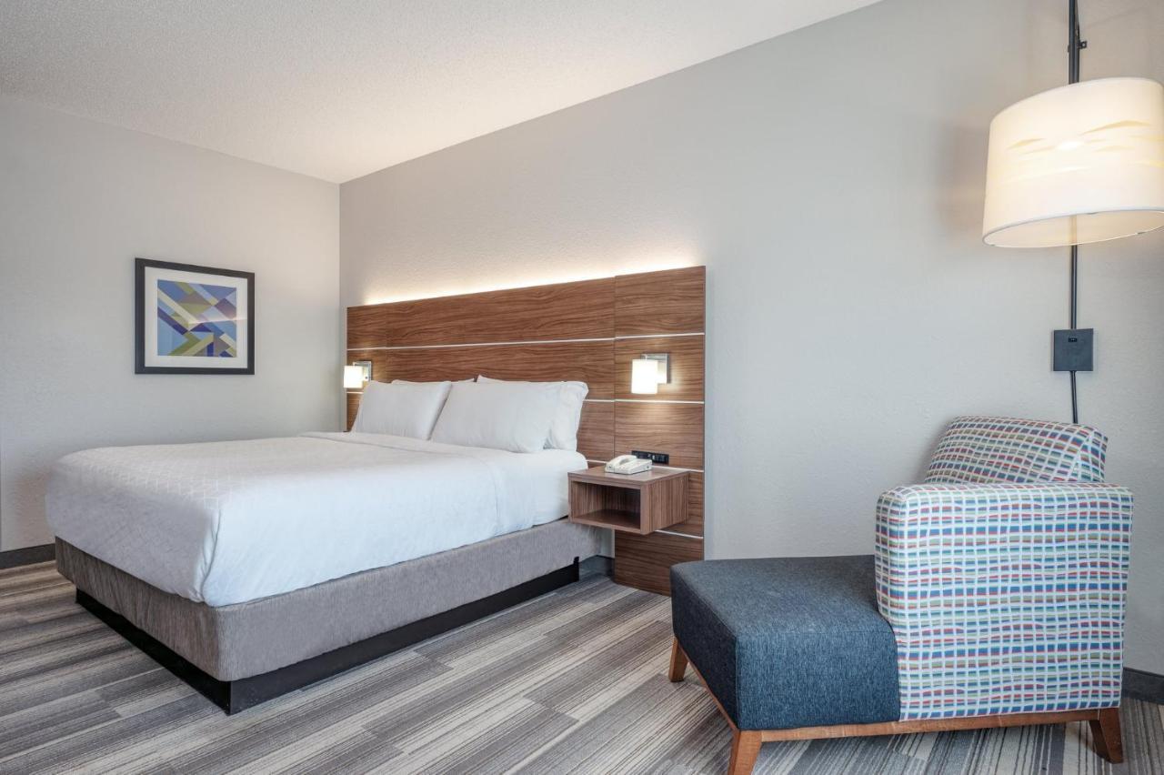 Holiday Inn Express & Suites Vandalia By Ihg Exterior photo