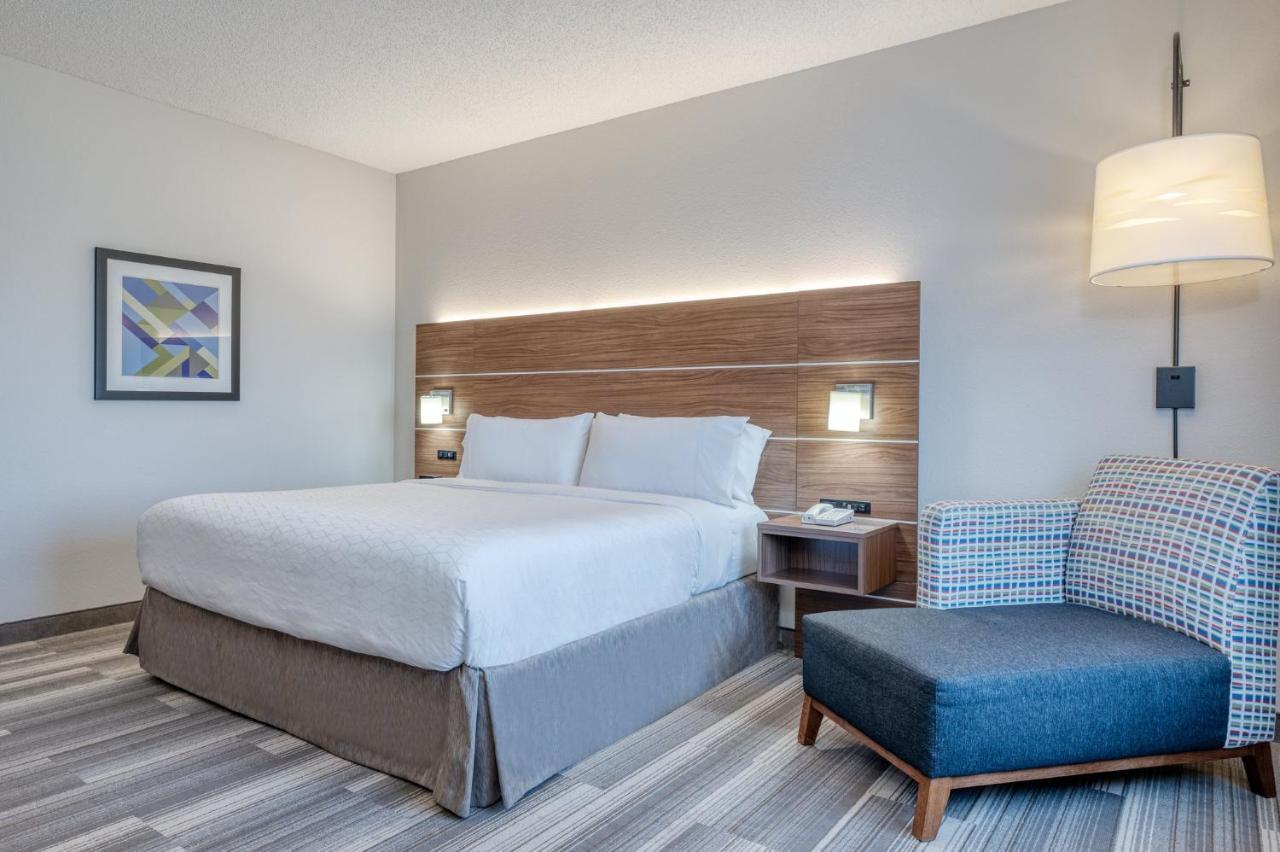 Holiday Inn Express & Suites Vandalia By Ihg Exterior photo