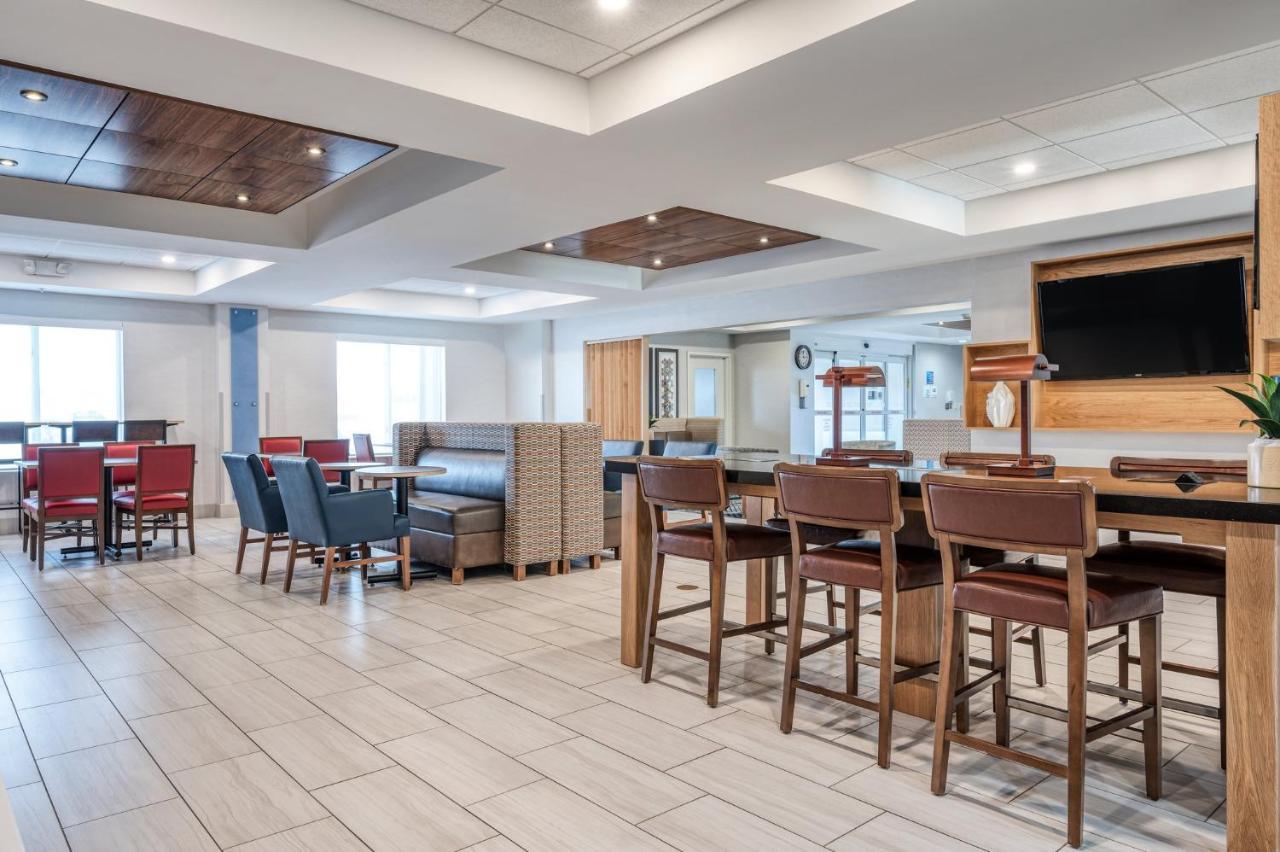 Holiday Inn Express & Suites Vandalia By Ihg Exterior photo
