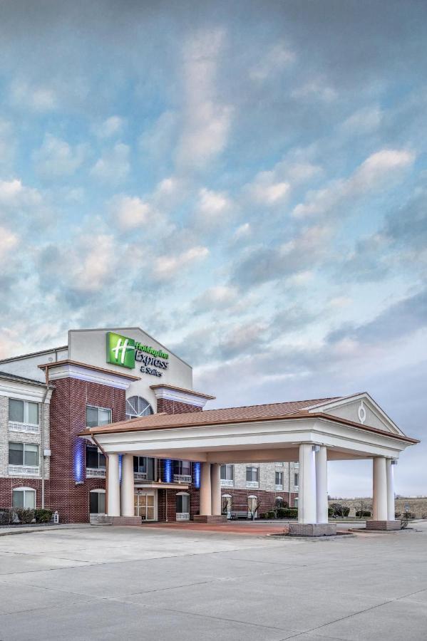 Holiday Inn Express & Suites Vandalia By Ihg Exterior photo