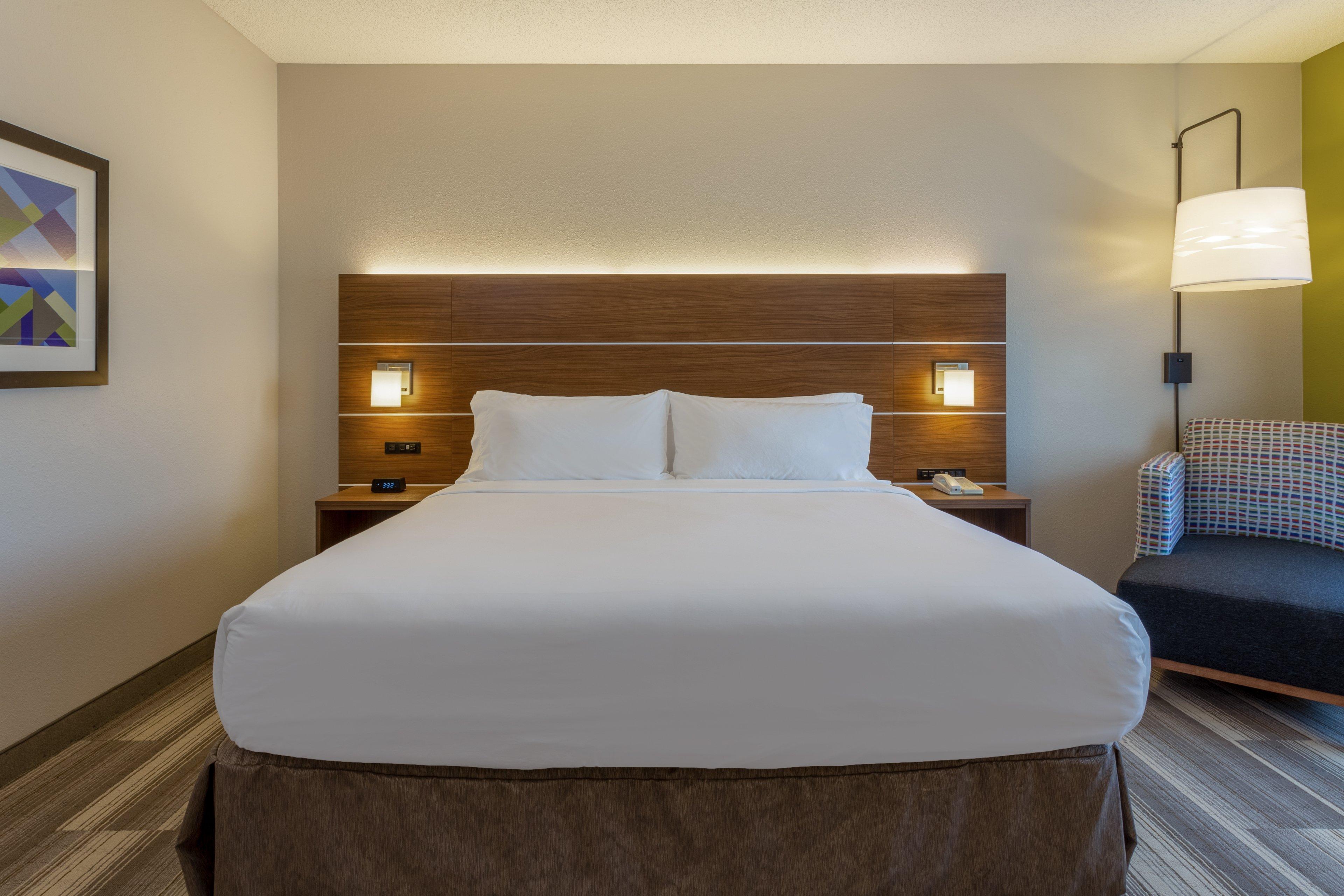 Holiday Inn Express & Suites Vandalia By Ihg Exterior photo