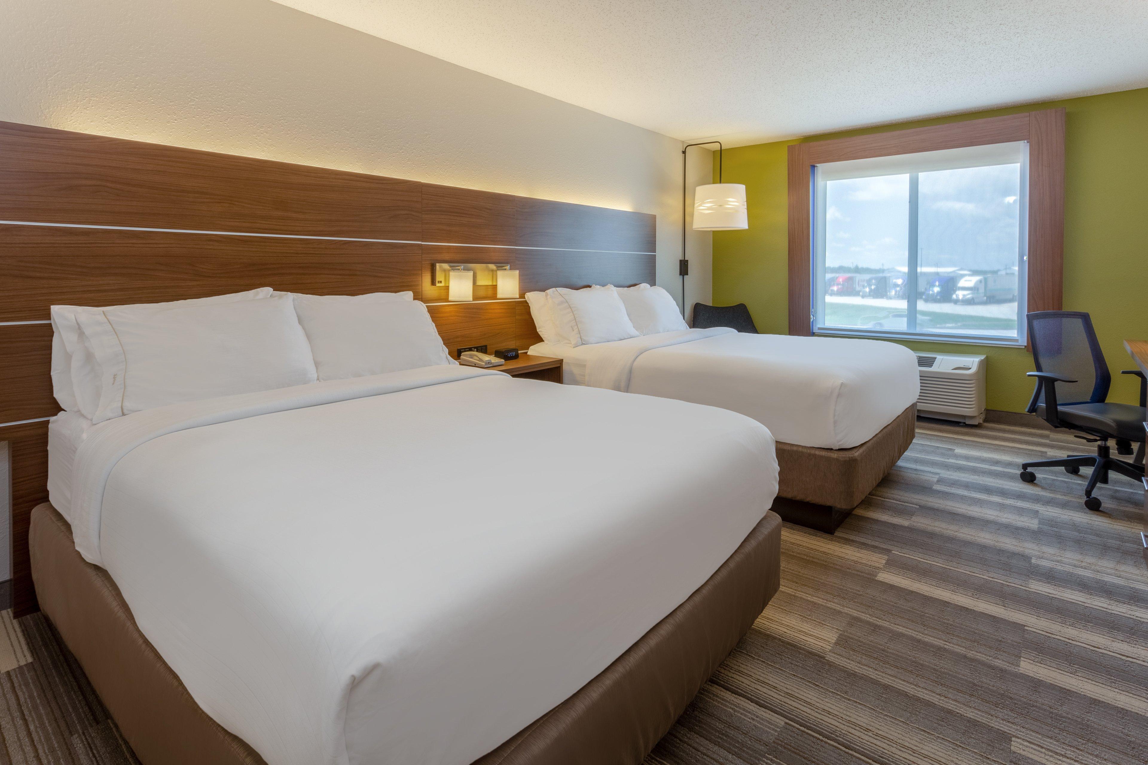 Holiday Inn Express & Suites Vandalia By Ihg Exterior photo