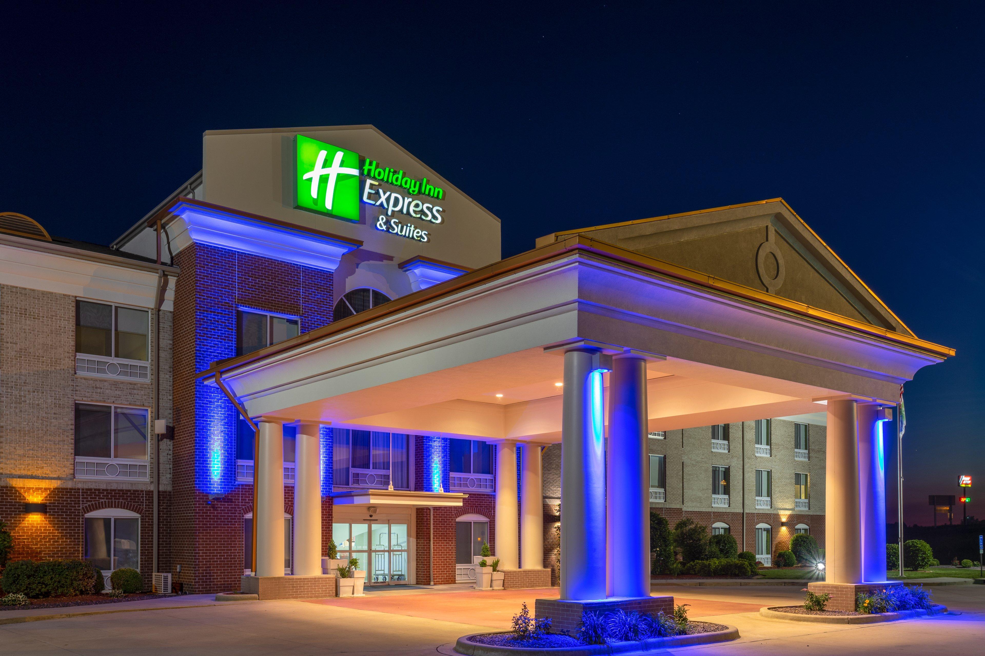 Holiday Inn Express & Suites Vandalia By Ihg Exterior photo