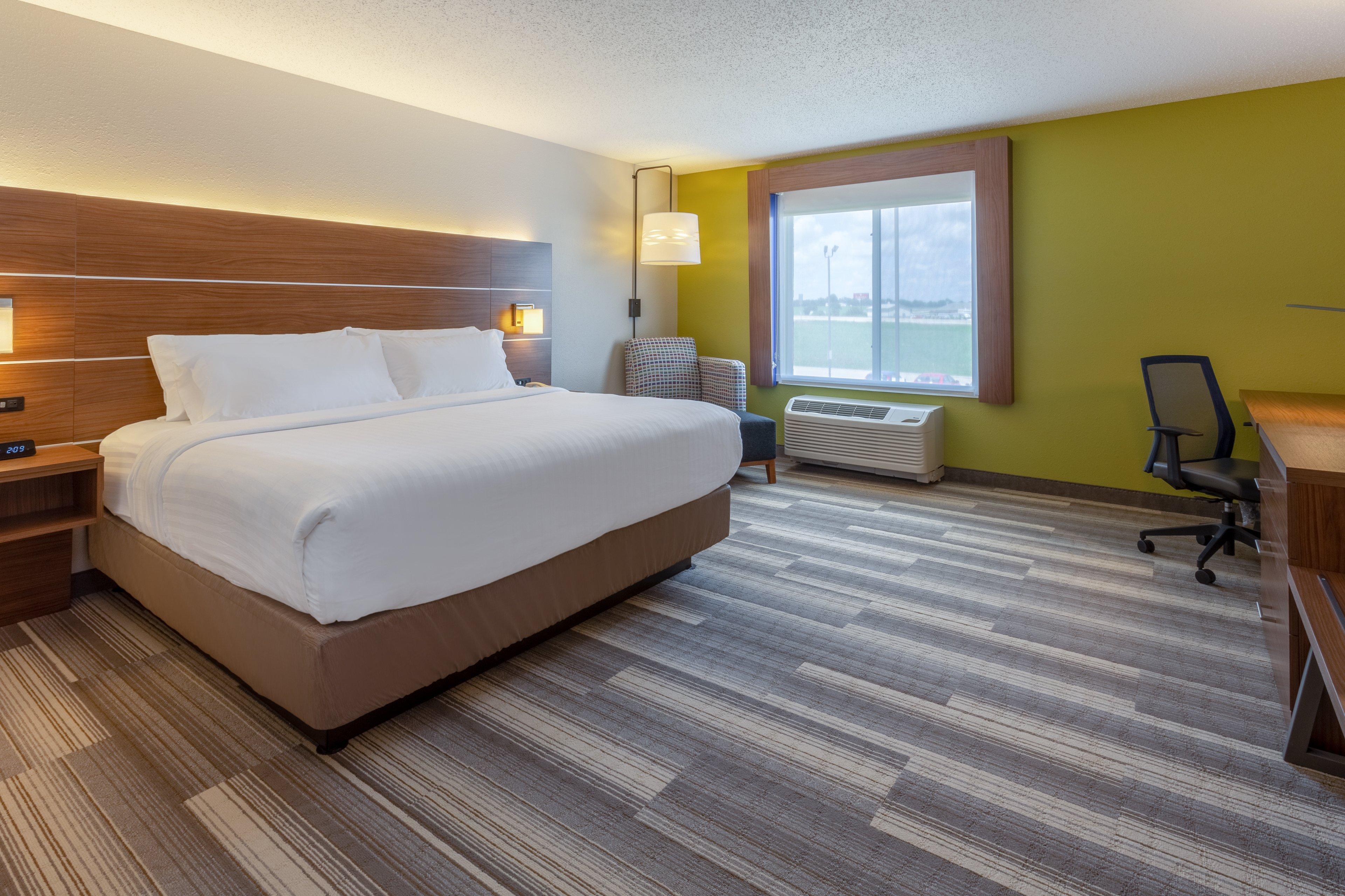 Holiday Inn Express & Suites Vandalia By Ihg Exterior photo
