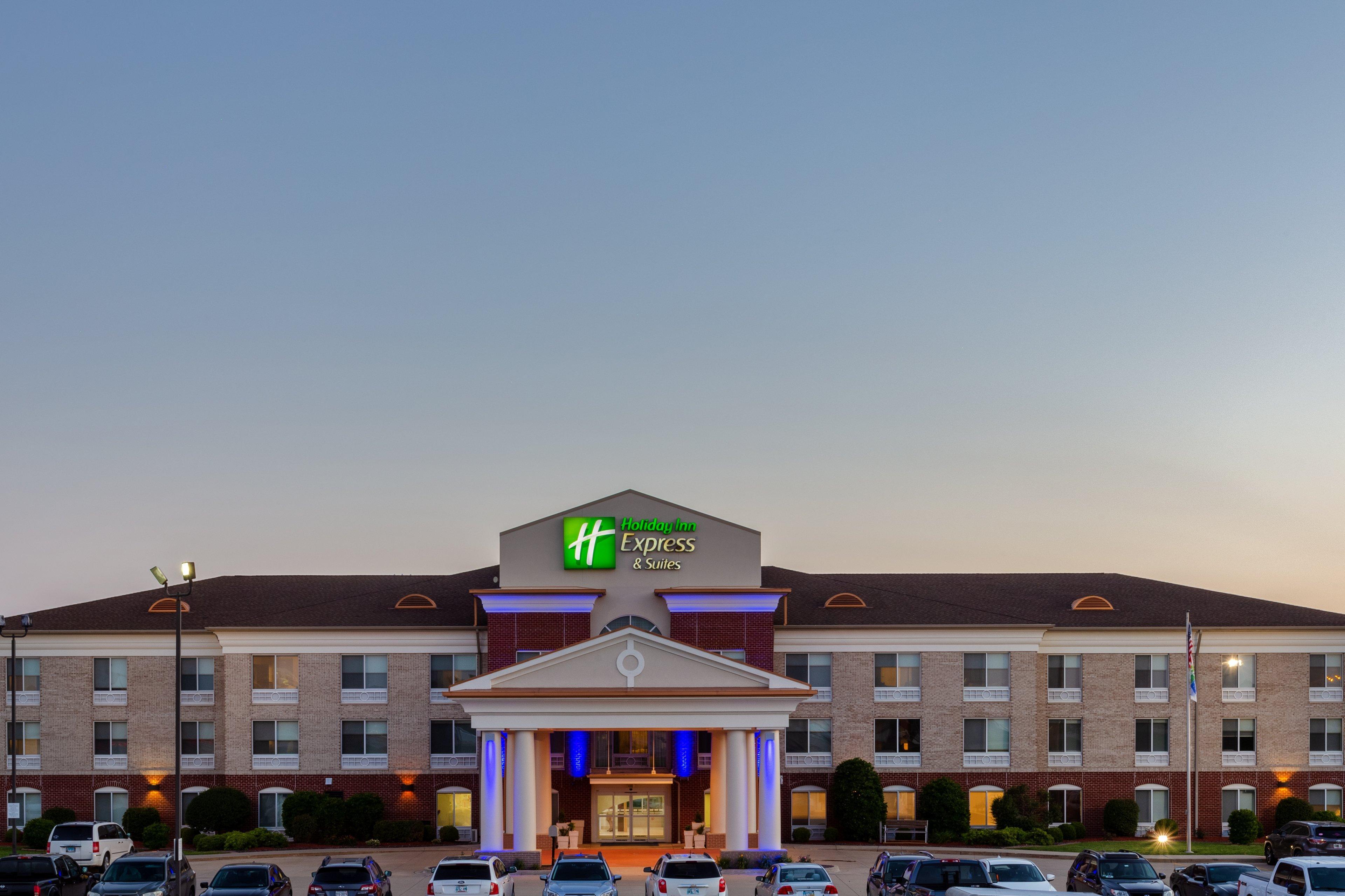 Holiday Inn Express & Suites Vandalia By Ihg Exterior photo