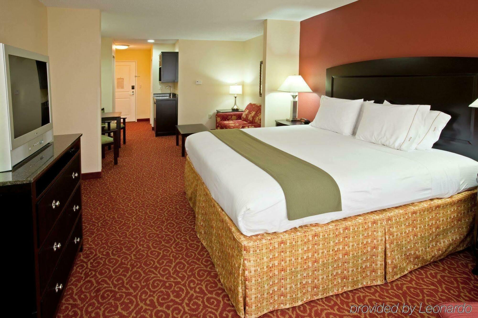 Holiday Inn Express & Suites Vandalia By Ihg Exterior photo